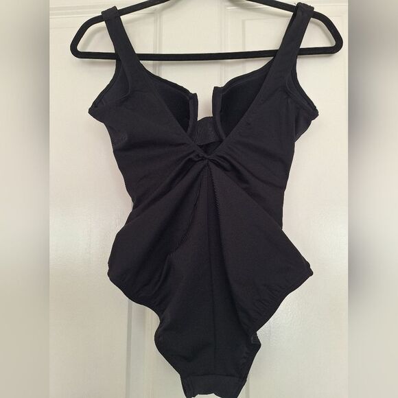Miraclesuit Black One Piece Swimsuit Size 8‎ - Picture 2 of 5